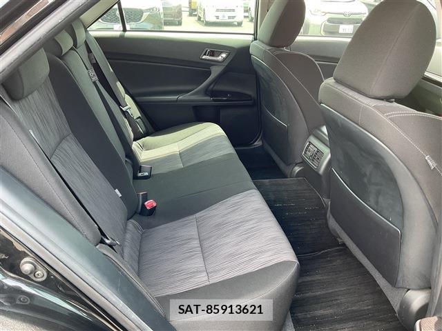 Toyota MARK X 2017-06 8222432-19