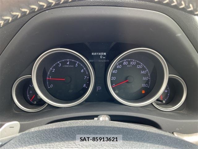 Toyota MARK X 2017-06 8222432-9