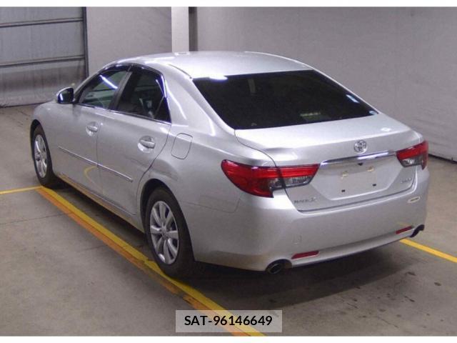 Toyota MARK X 2016-10 8222565-1