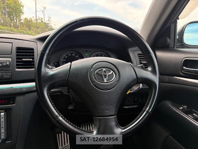 Toyota MARK II 2006-03 8220817-7