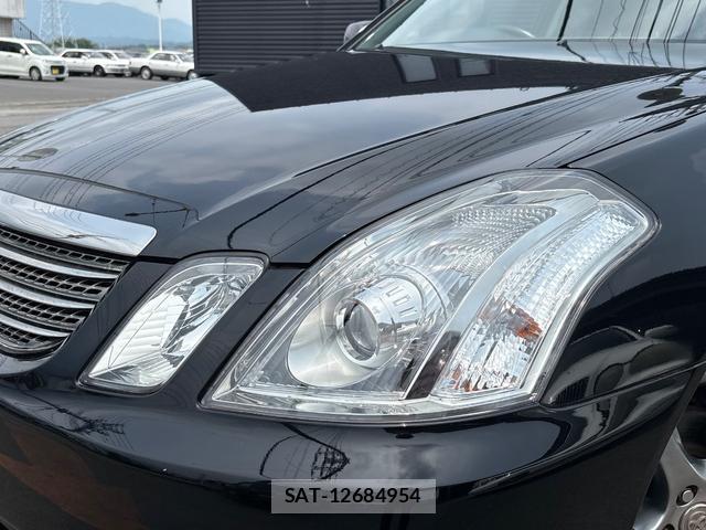 Toyota MARK II 2006-03 8220817-8