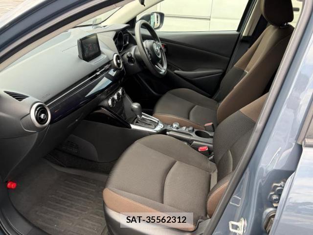 Mazda MAZDA2 2021-01 8216699-5