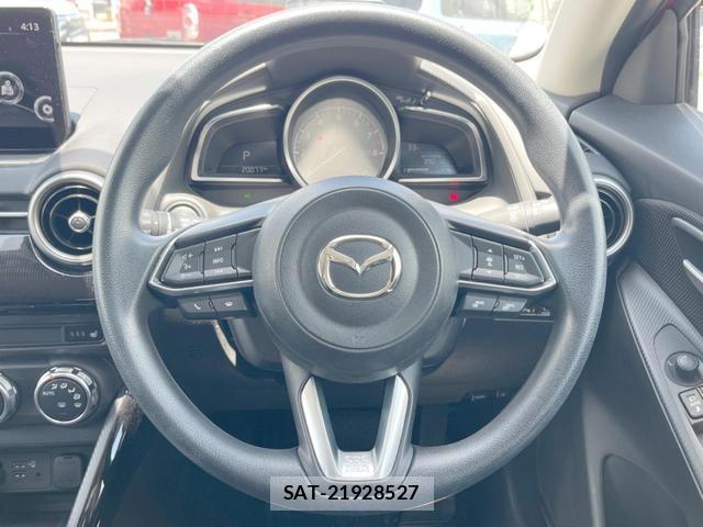 Mazda MAZDA2 2022-02 8221172-11