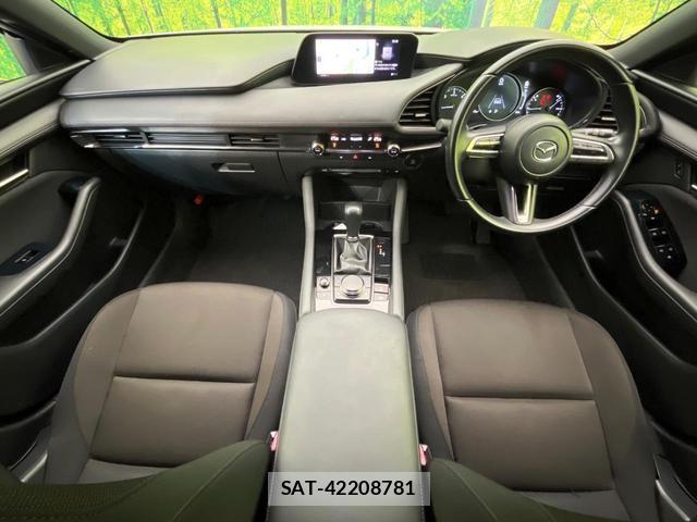 Mazda MAZDA3 2019-06 8216331-1