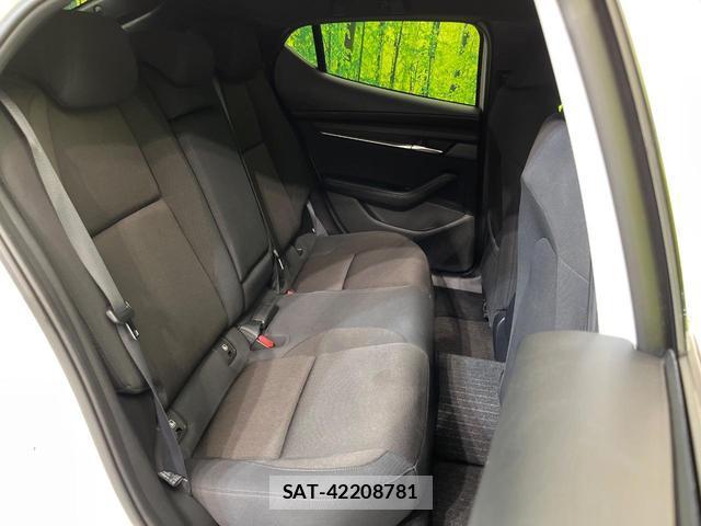 Mazda MAZDA3 2019-06 8216331-8