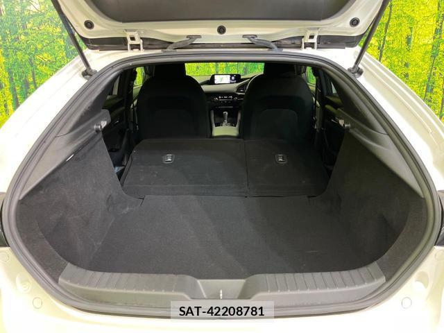 Mazda MAZDA3 2019-06 8216331-9