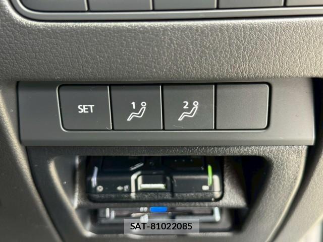 Mazda MAZDA3 2024-12 8222975-12