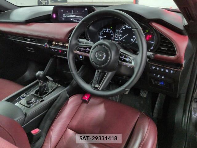Mazda MAZDA3 2021-09 8223352-2