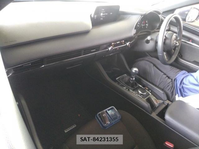 Mazda MAZDA3 2023-02 8216457-2