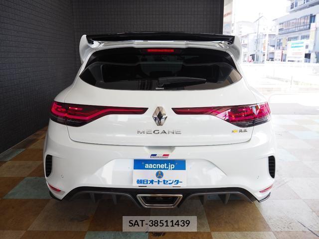 Renault MEGANE 2022-03 8218353-1