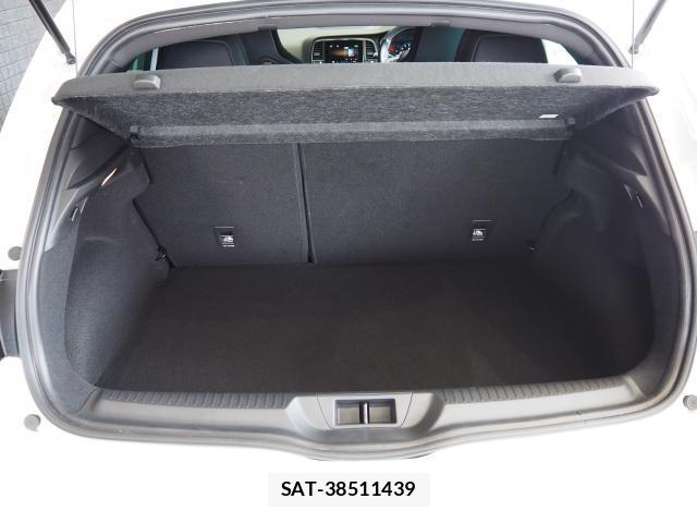 Renault MEGANE 2022-03 8218353-18
