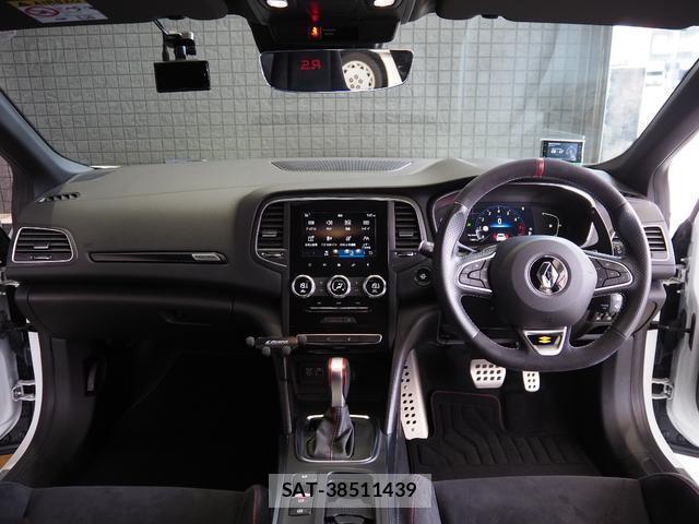Renault MEGANE 2022-03 8218353-2