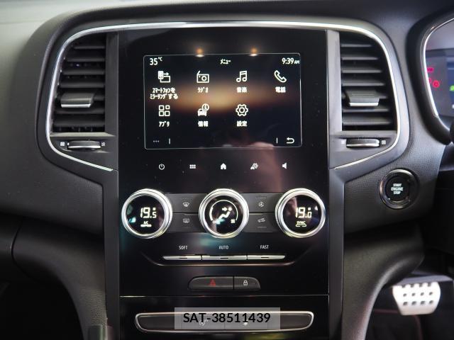 Renault MEGANE 2022-03 8218353-4