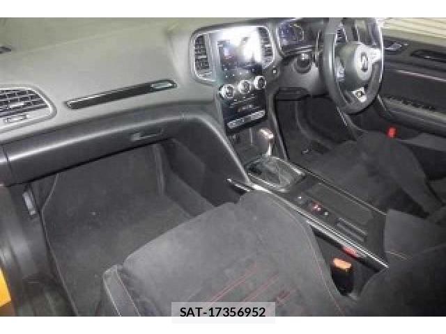 Renault MEGANE 2021-07 8218837-3
