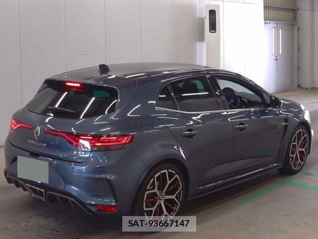 Renault MEGANE 2021-04 8223501-4