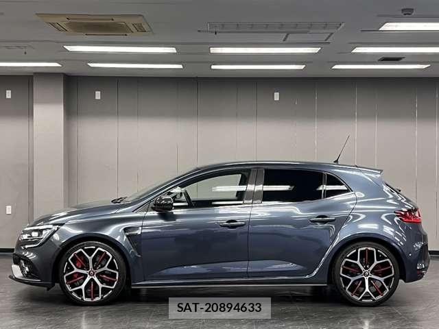 Renault MEGANE 2020-03 8225647-9