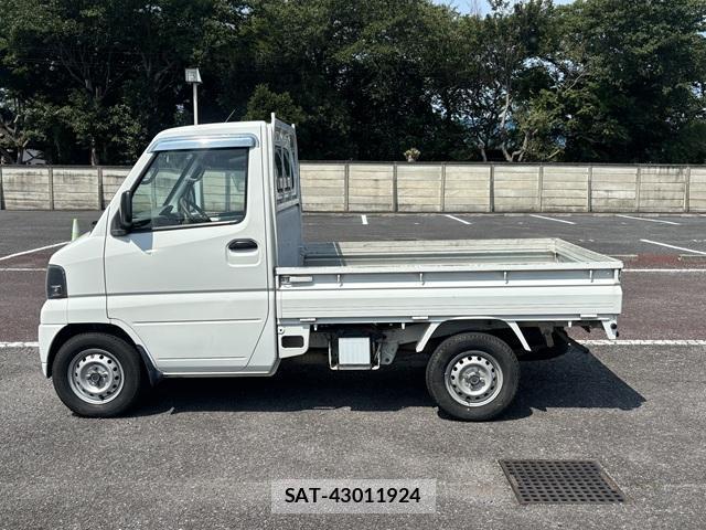 Mitsubishi MINICAB TRUCK 2006-02 8218376-10