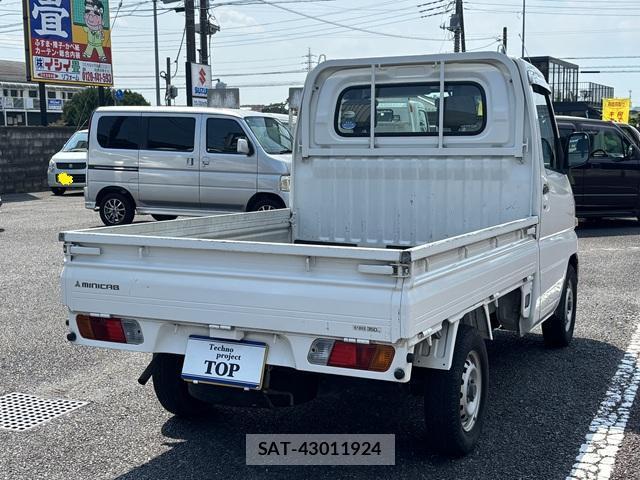Mitsubishi MINICAB TRUCK 2006-02 8218376-13