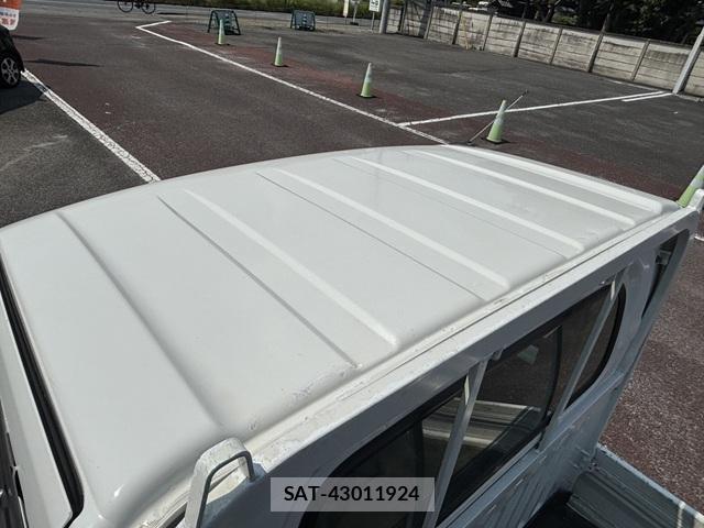 Mitsubishi MINICAB TRUCK 2006-02 8218376-19