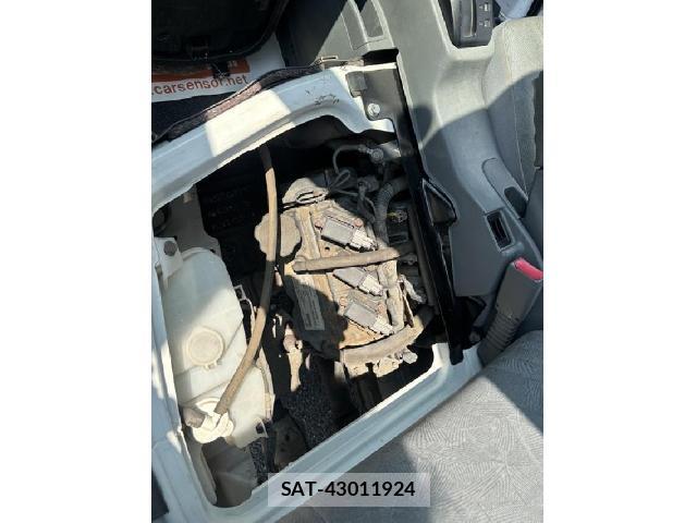 Mitsubishi MINICAB TRUCK 2006-02 8218376-6