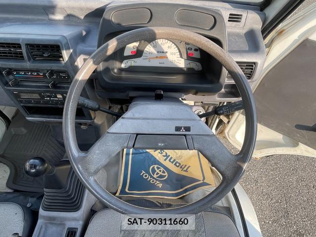 Mitsubishi MINICAB TRUCK 1995 8221528-12