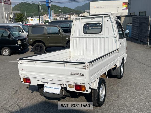 Mitsubishi MINICAB TRUCK 1995 8221528-8