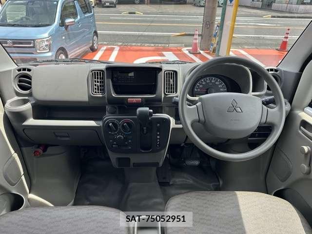 Mitsubishi MINICAB VAN 2026-03 8218269-2