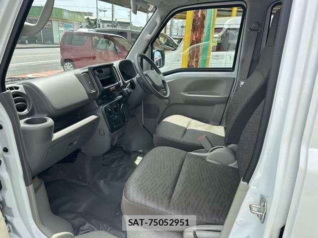 Mitsubishi MINICAB VAN 2026-03 8218269-4