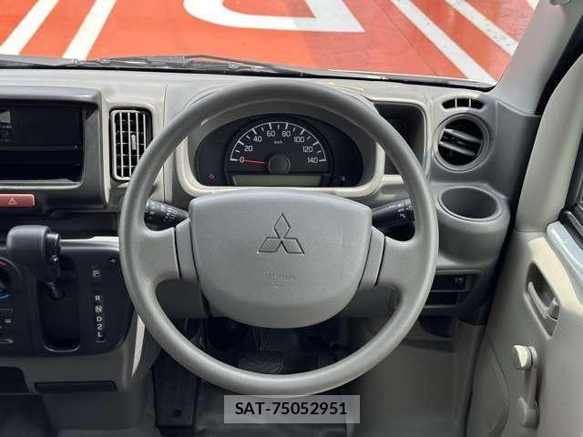 Mitsubishi MINICAB VAN 2026-03 8218269-7