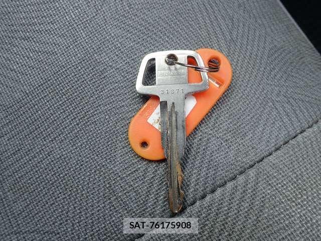 Mitsubishi MINICAB VAN 2004-12 8221465-10