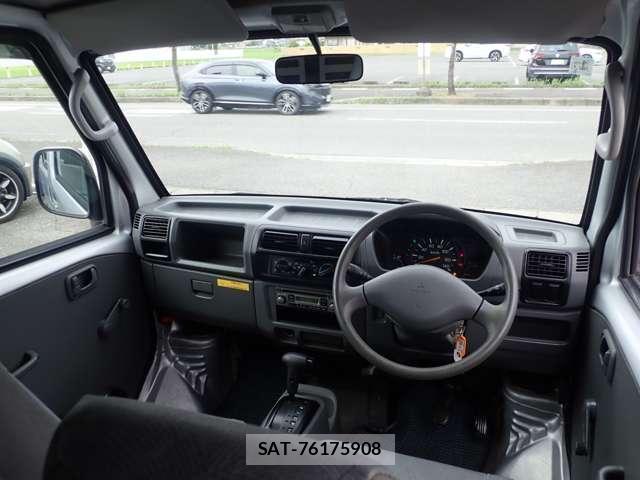 Mitsubishi MINICAB VAN 2004-12 8221465-2