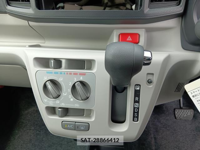 Daihatsu MIRA 2024 8216660-17