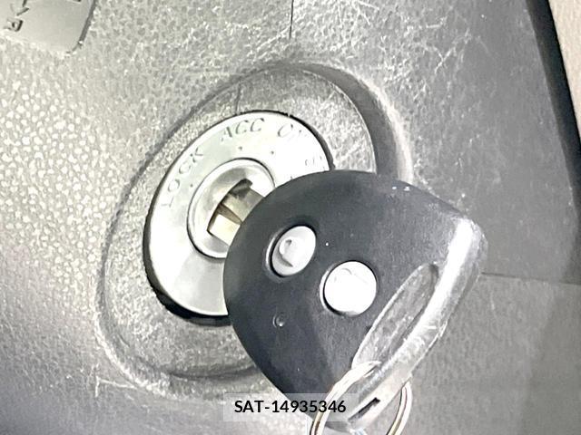 Daihatsu MIRA 2013-07 8219390-4