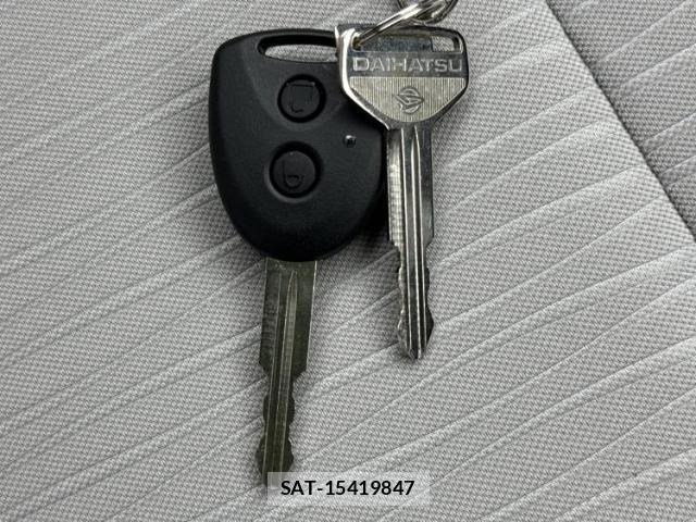 Daihatsu MIRA 2025-01 8221621-17