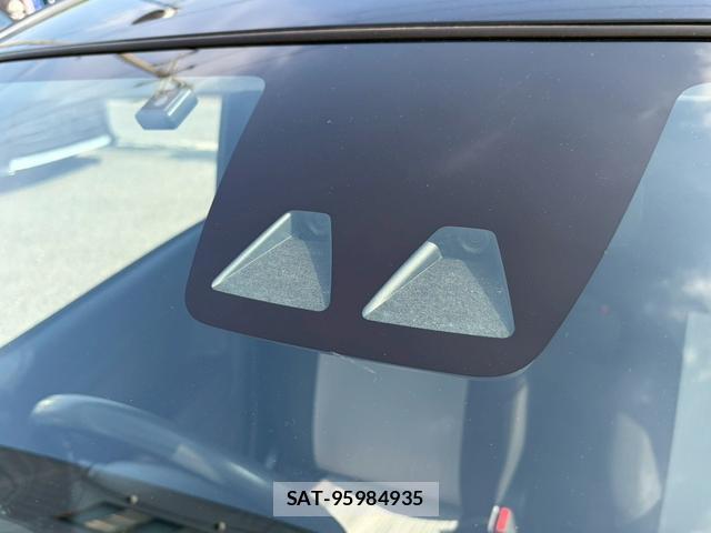 Daihatsu MIRA 2017-06 8223103-4