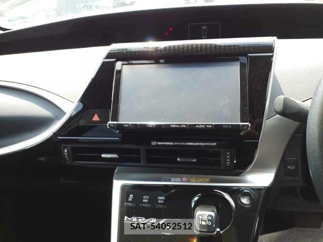 Toyota Mirai 2019-06 8224438-2