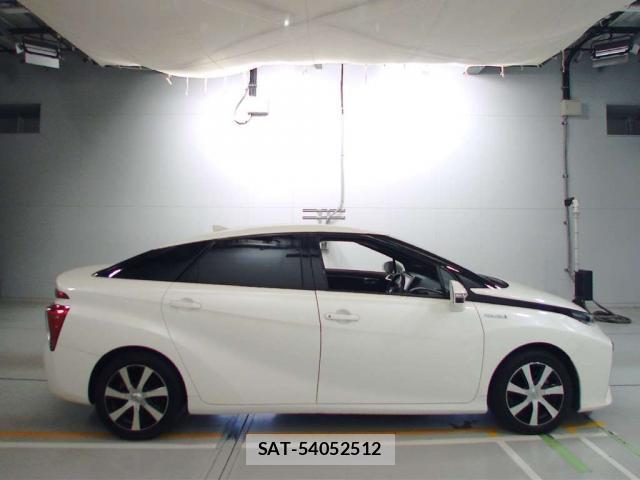 Toyota Mirai 2019-06 8224438-6