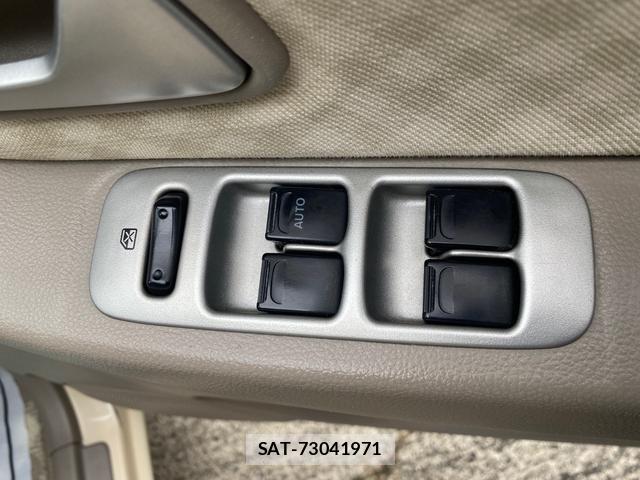 Nissan MOCO 2005-04 8218183-10