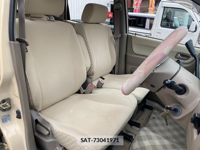 Nissan MOCO 2005-04 8218183-11
