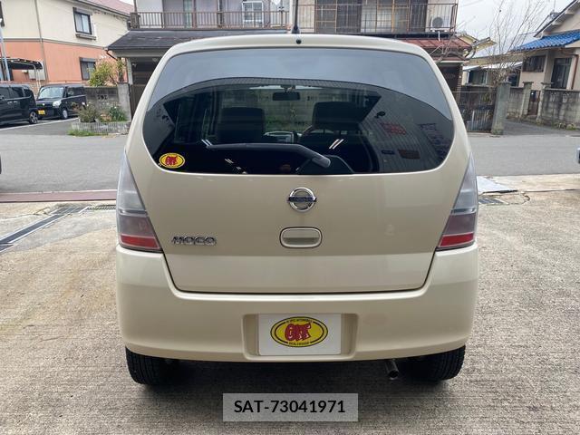 Nissan MOCO 2005-04 8218183-4
