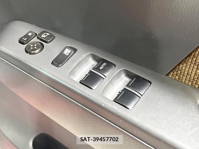 Nissan MOCO 2011-10 8222661-5