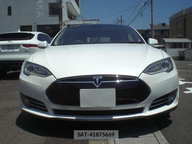 Tesla MODEL S 2014-12 8217114-1