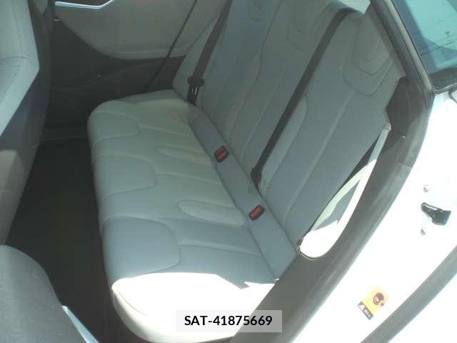 Tesla MODEL S 2014-12 8217114-18
