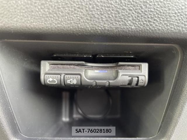 Daihatsu MOVE CANBUS 2018-04 8219926-17