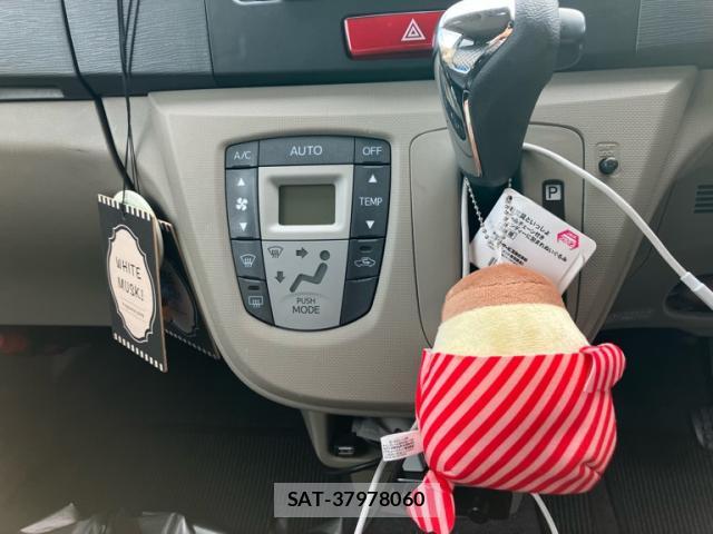 Daihatsu MOVE 2011-01 8219811-18