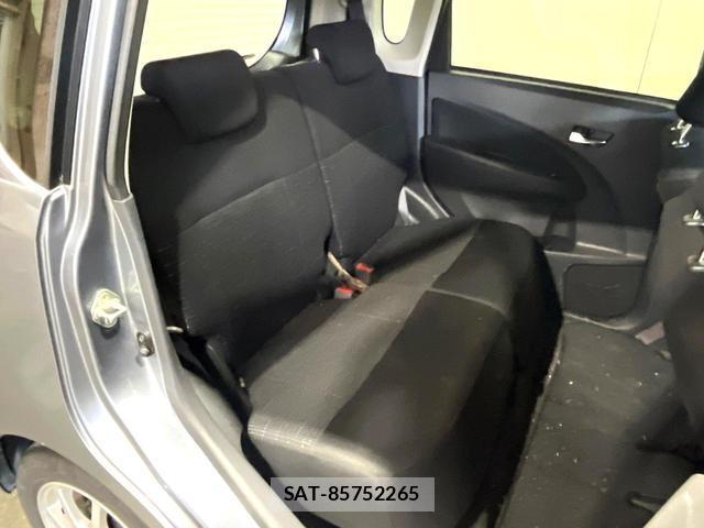 Daihatsu MOVE 2013-02 8220394-9