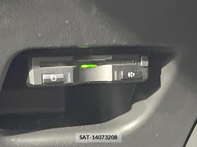 Daihatsu MOVE 2017-04 8221855-5