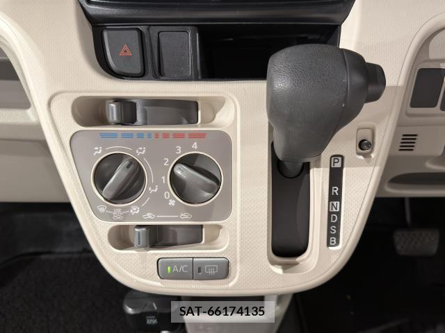 Daihatsu MOVE 2018-04 8224142-15