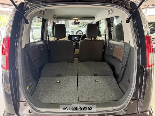 Suzuki MR WAGON 2016 8221917-18