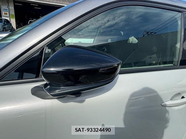 Mazda MX-30 2023-10 8223817-18